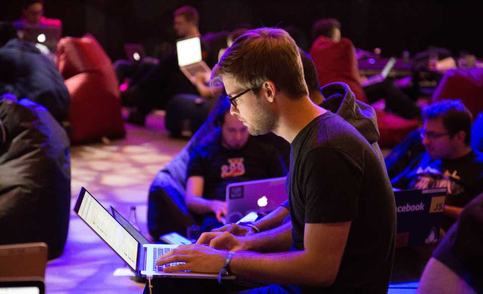 Exploring the Difference Between Engineering and IT Careers