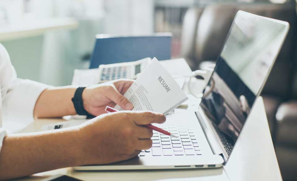 Creating the Best Tech Resume to Stand Out to Recruiters